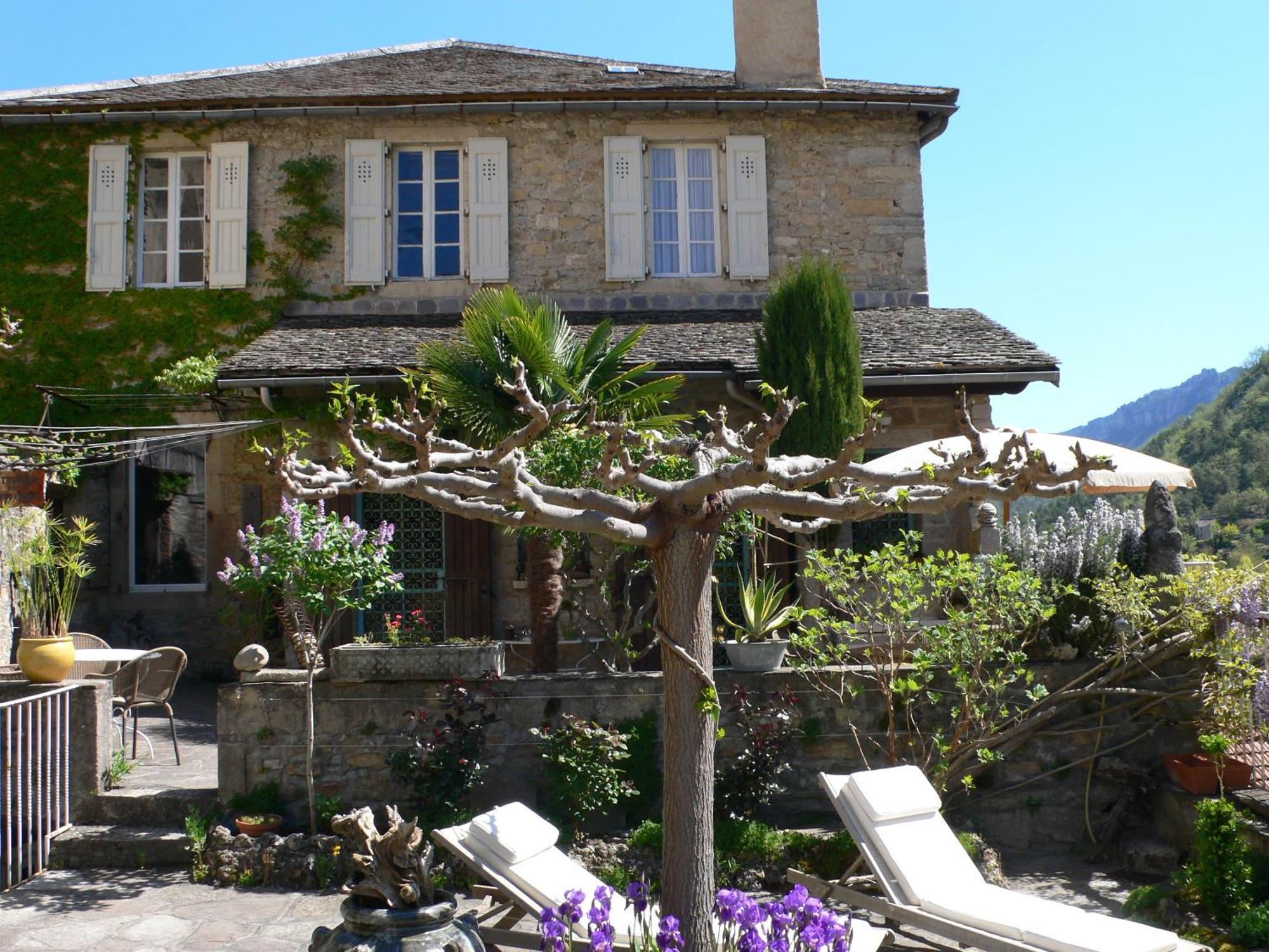Ermitage De Peyreleau Bed and Breakfast Exteriör bild