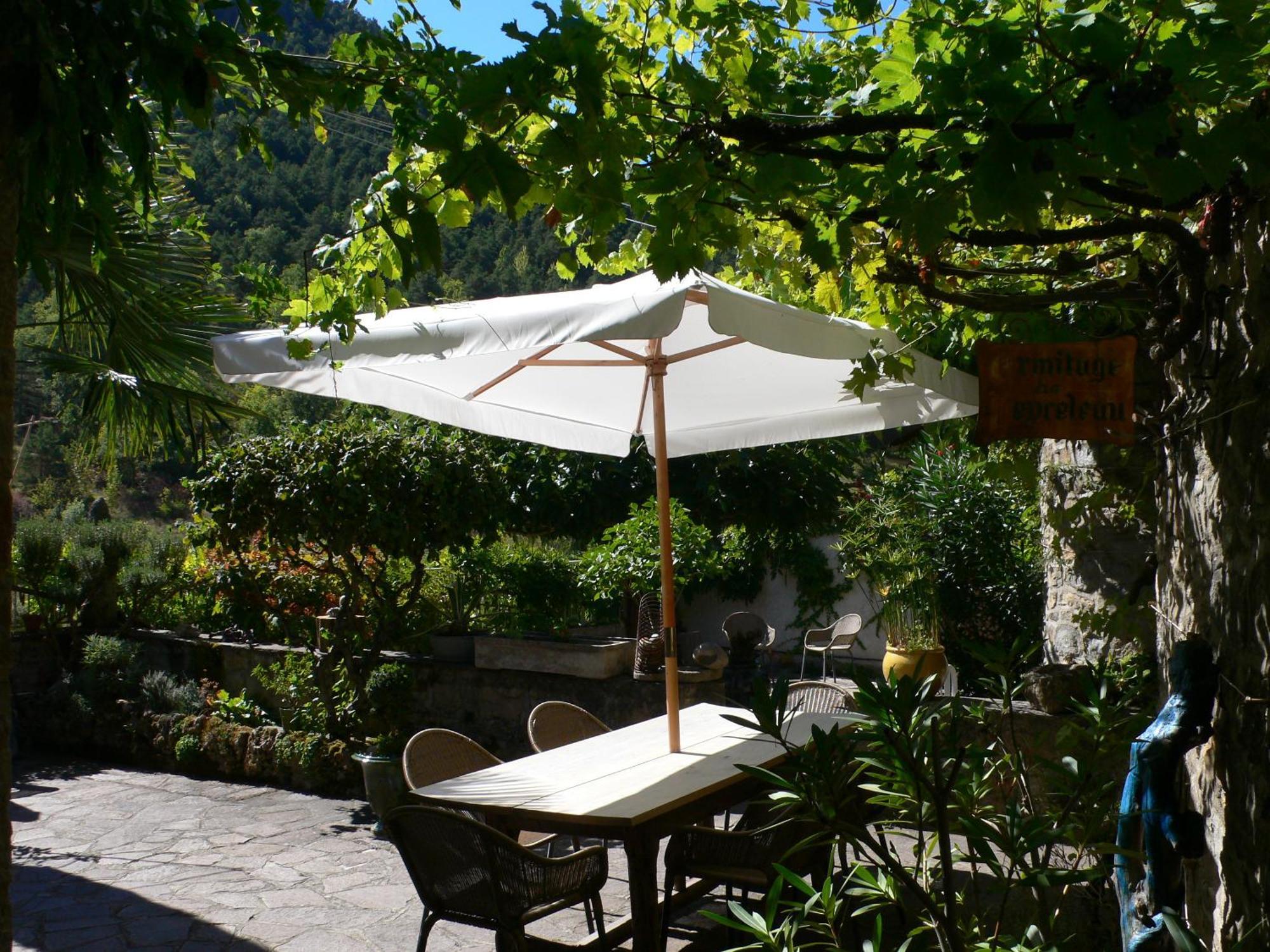 Ermitage De Peyreleau Bed and Breakfast Exteriör bild