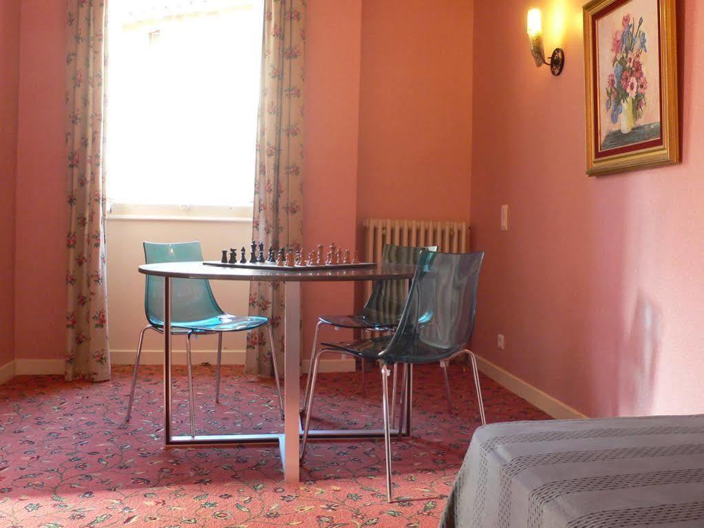 Ermitage De Peyreleau Bed and Breakfast Exteriör bild